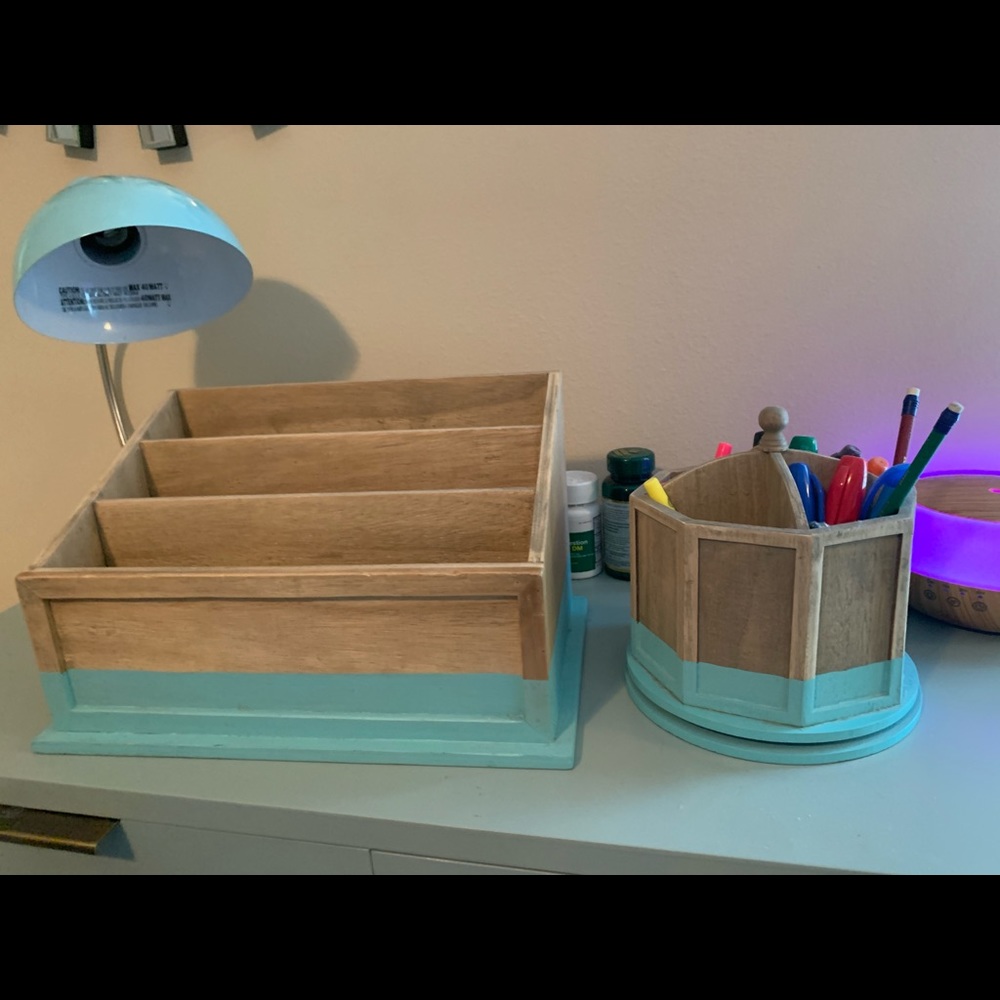 2 piece desk accessories